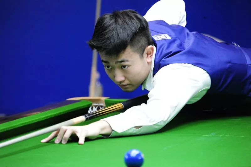 选手利用身 选手利用身